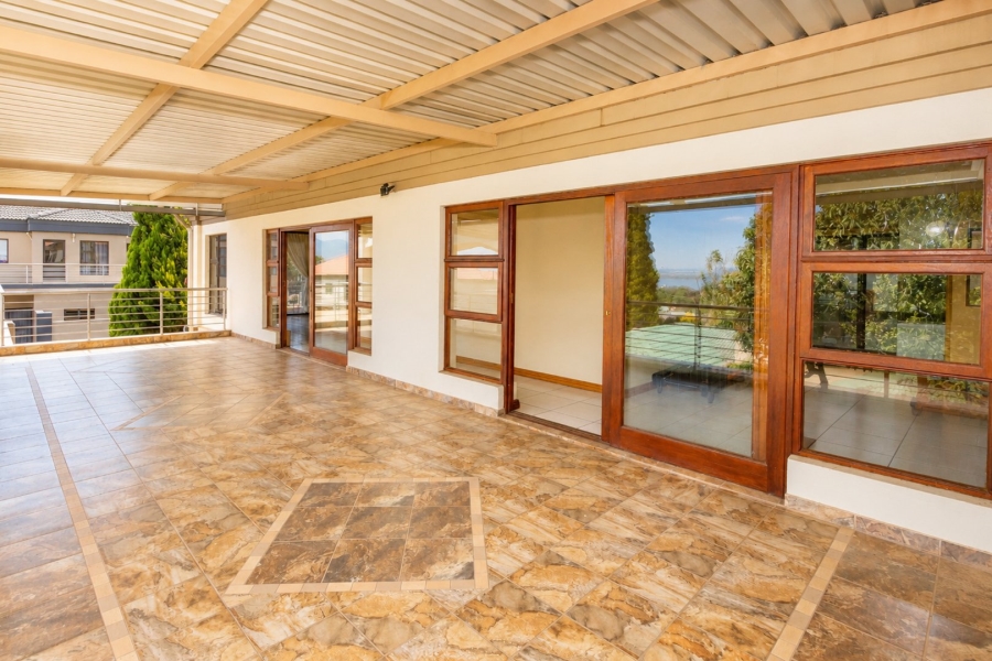4 Bedroom Property for Sale in Kosmos Ridge North West